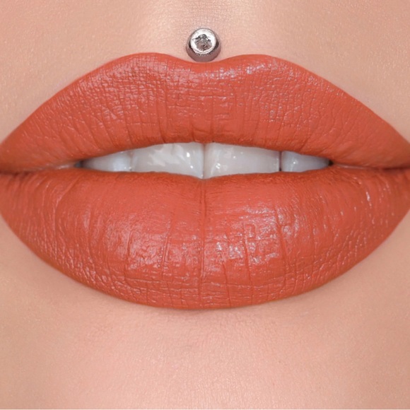 Jeffree Star Velvet Trap Lipstick in Multiple Shades! 0.141 oz - Picture 4 of 5